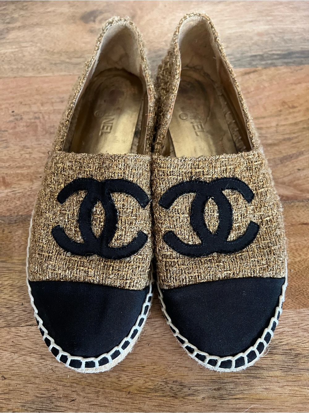 CHANEL GOLD/BLACK GLITTER WOOL CC CAP-TOE ESPADRILLES SIZE, EUR 41